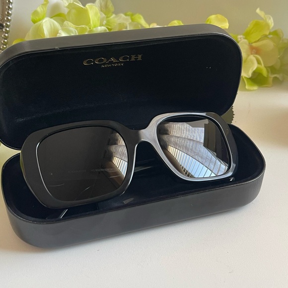 Coach Black Rectangular Sunglasses - Picture 3 of 9